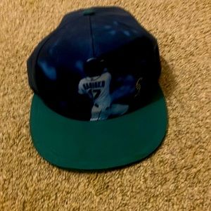 Mariners hat of Haniger number 17